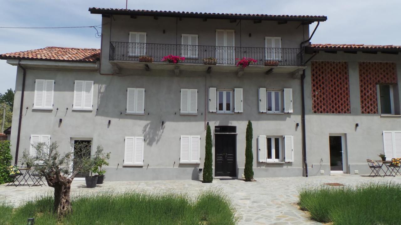 Sotto La Vigna Charm Stay Adults Only Vacation Suite Montegrosso dʼAsti Eksteriør bilde
